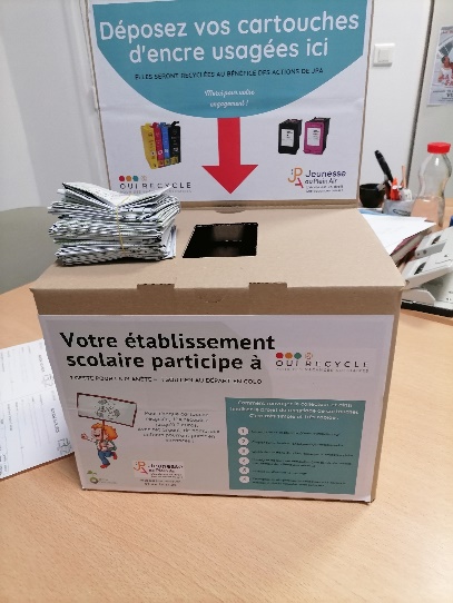 Boite pour récupérer les cartouches d'encre